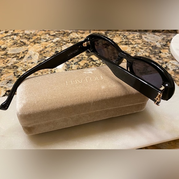 LUV LOU The Ellidy - Black Polarized bio-acetate frame with smoke mono lens - Picture 5 of 17